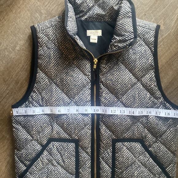 J.Crew Herringbone Gray and Black Puffer Vest Size Small - Picture 5 of 8